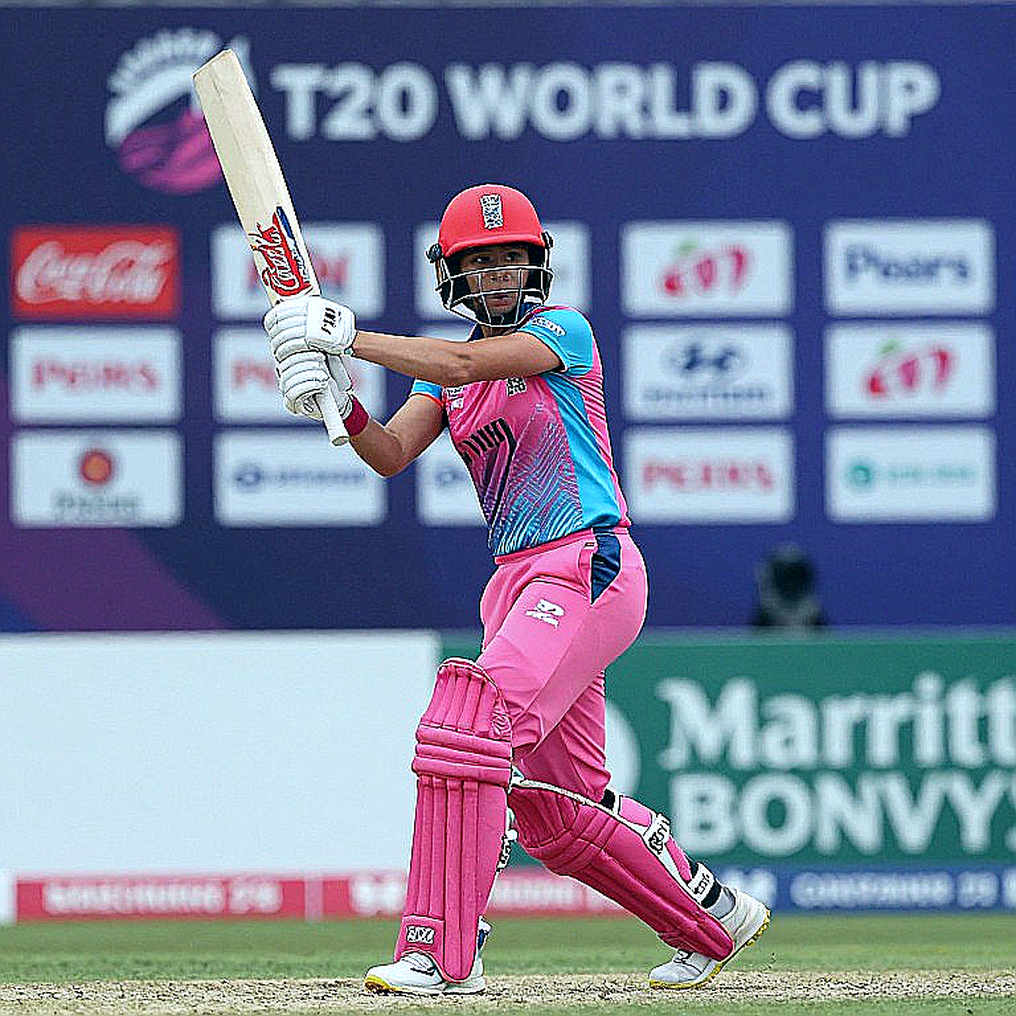 The Auction Math of Women's Franchise Cricket: Salary Caps, Retention and the Circle of Thirty